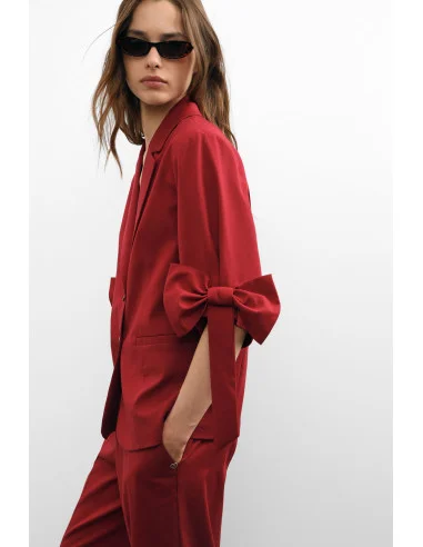 Blazer à manches bouffantes et fermeture à deux boutons Please