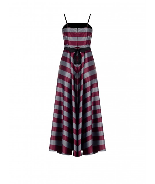 Robe longue en satin avec ceinture rose Rinascimento