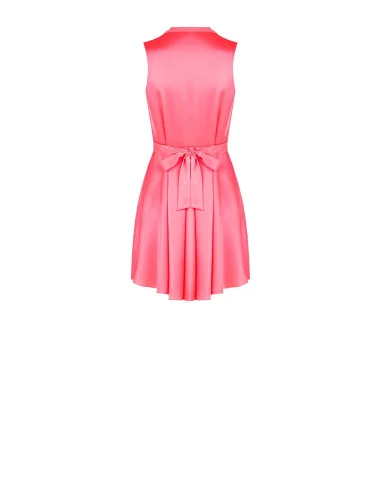 Rinascimento - Robe courte en satin froncée avec nœud dans le dos et encolure en anneau