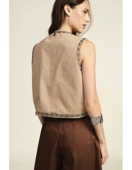Short Vest With Floral Embroidery Dixie