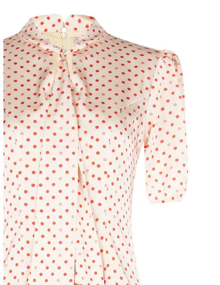 Robe courte évasée en satin à pois, avec encolure en V et petit foulard « Rinascimento »