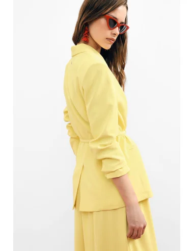 Regular-fit blazer with a tied belt and pockets, please
