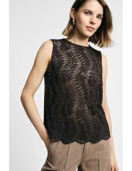 Sleeveless Top with Embroidered Pattern Please