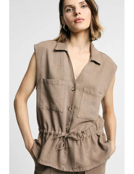 Gilet avec poches plaquées et cordon de serrage à la taille Please