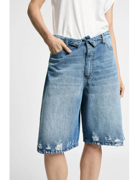 Five-Pocket Knee-Length Used-Effect Shorts Please