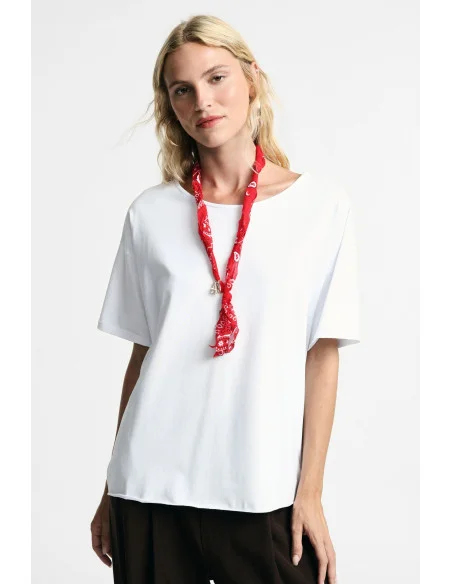 Short-Sleeve T-Shirt with Decorative Scarf Please