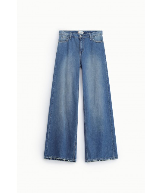 Wide-leg jeans with frayed hems – Please
