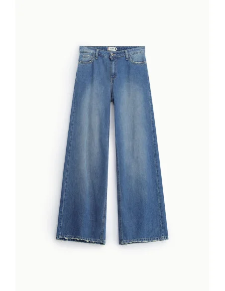 Wide-Leg Jeans with Frayed Hem Please