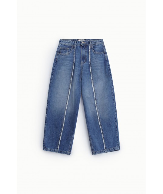 Wide-leg jeans with contrasting stitching – Please
