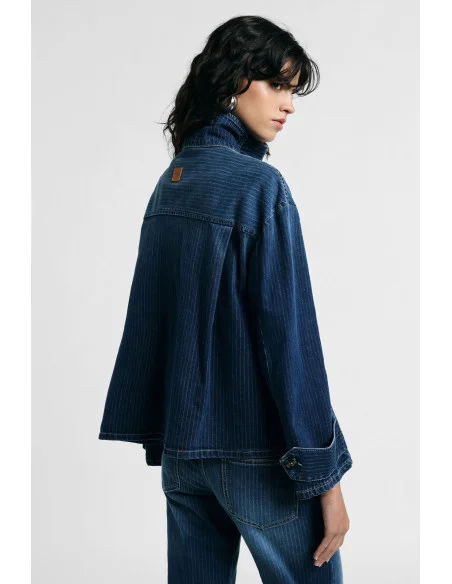 Veste courte en jean à col montant et boutons « Please »
