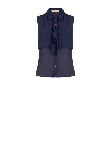 Blusa Sfiancata In Georgette Con Cravattino E Dettaglio Gioiello Rinascimento