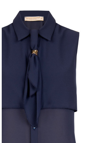 Blusa Sfiancata In Georgette Con Cravattino E Dettaglio Gioiello Rinascimento
