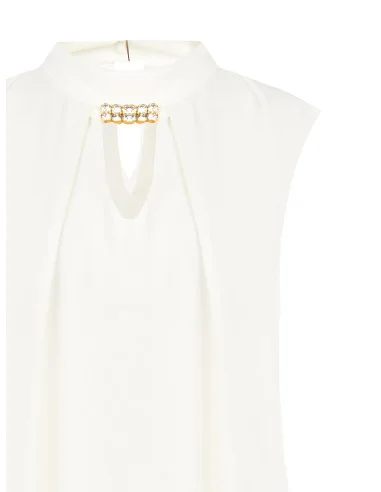 Blusa Smanicata Con Collo Alto E Dettaglio Gioiello Rinascimento