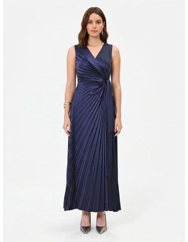 Long Pleated Satin Dress with a Crossed V-Neck and Tied Waist – Rinascimento