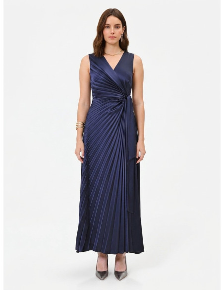 Long Pleated Satin Dress with a Crossed V-Neck and Tied Waist – Rinascimento