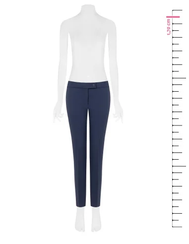 Pantalon cigarette en tissu Cadi avec bouton métallique ton sur ton « Rinascimento »