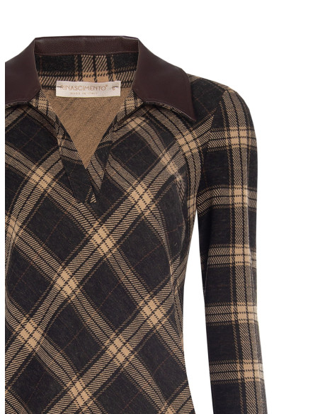 Fitted-waist polo shirt in checked jacquard fabric with a faux leather collar by Rinascimento
