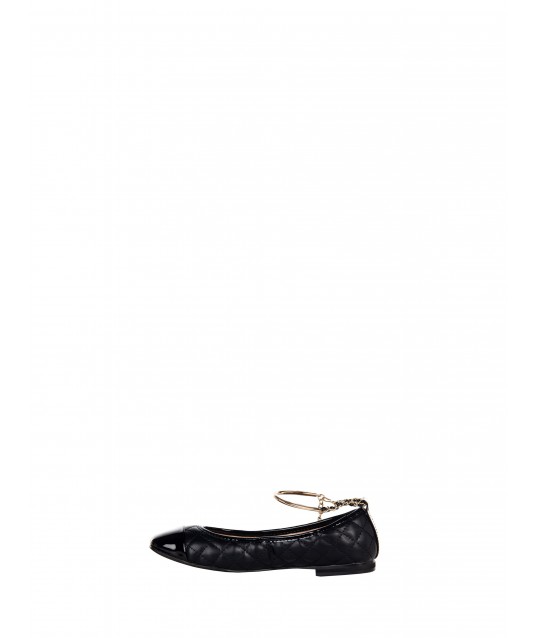 Ballerines en simili-cuir matelassé, avec chaîne et pendentif à la cheville « Rinascimento »