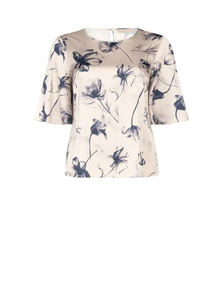 Curvy Satin Blouse with Large Blurred Floral Print and Winged Sleeves – Rinascimento Curvy