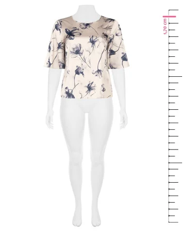 Curvy Satin Blouse with Large Blurred Floral Print and Winged Sleeves – Rinascimento Curvy