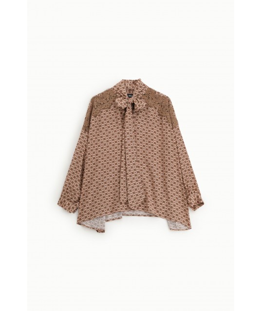 Chemise à motifs avec empiècements brodés et nœud au col « Dixie »