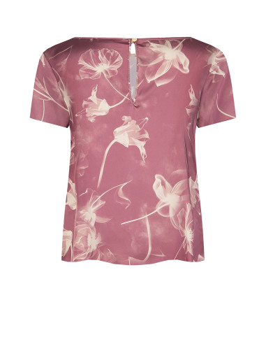 Loose-fitting, flowing satin blouse with large Rinascimento-style f...