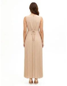 Robe longue en georgette plissée avec fine ceinture bijou Rinascimento 2
