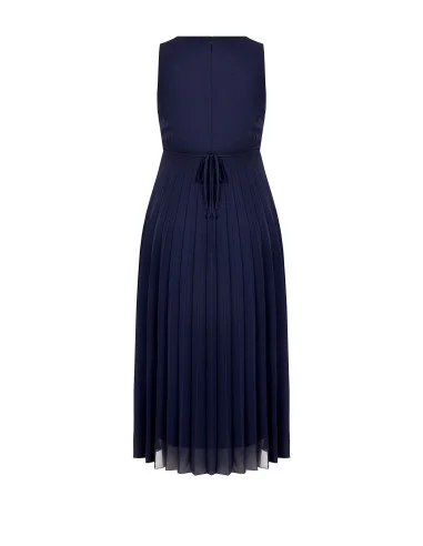 Robe longue grande taille en georgette plissée avec cristaux à la taille et décolleté croisé Rinascimento Curvy