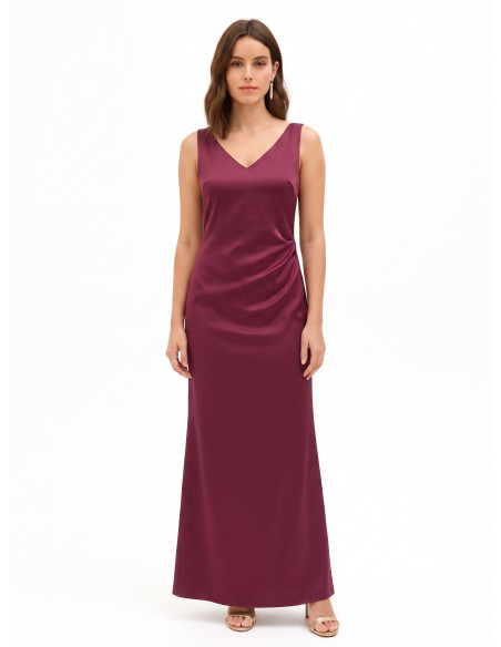 Robe longue en satin structuré, décolletée et froncée dans le dos, ...