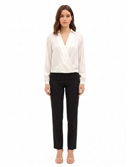 Blouse fluide en satin avec col en V et col Rinascimento