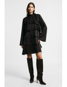 Short Dress with Long Sleeves and Ruffles, Please