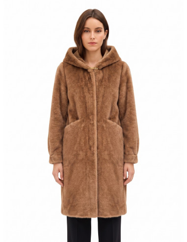 Manteau long à capuche en fourrure synthétique douce et poches passepoilées « Rinascimento »