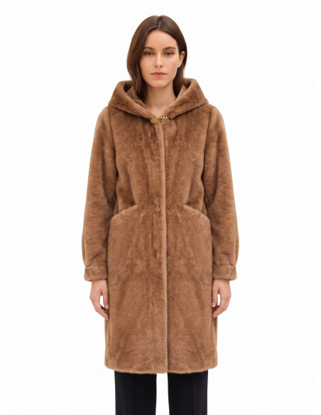 Manteau long à capuche en fourrure synthétique douce et poches passepoilées « Rinascimento »