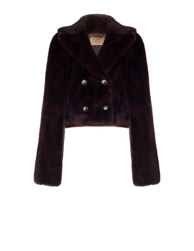 Veste courte à double boutonnage en fourrure synthétique douce à effet strié, avec surpiqûres tachetées et poches passepoilées