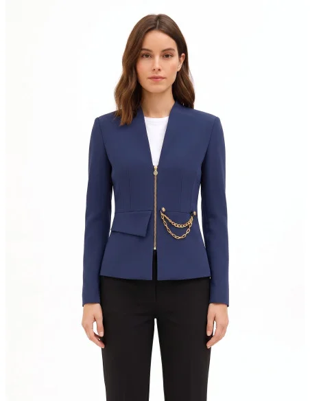 Giacca Blazer Corta Sfiancata In Tessuto Tecnico Senza Rever Con Dettaglio Catena Rinascimento