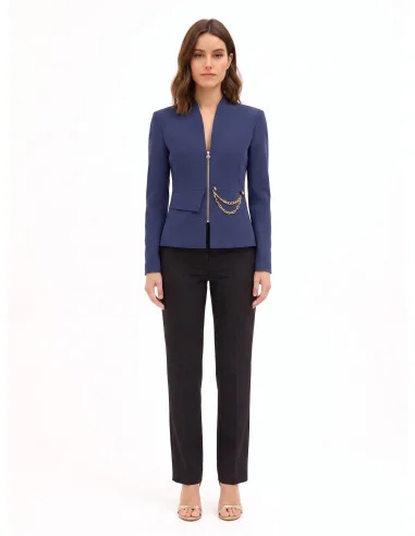 Veste blazer courte cintrée en tissu technique, sans revers, avec détail chaîne « Rinascimento »