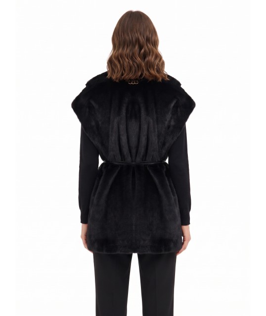 Gilet Lungo Smanicato In Morbida Pelliccia Sintetica Con Cintura In Similpelle E Tasche Rinascimento