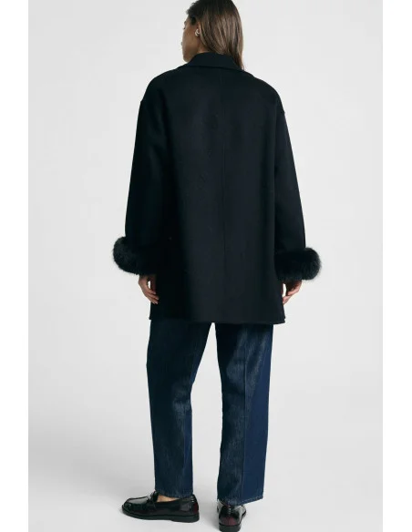 Manteau à double boutonnage et poignets en fourrure, Please