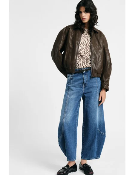 High-waisted balloon-fit jeans with rounded seams – please