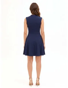 Robe courte évasée en tissu fluide, avec encolure en V croisée et détail métallique « Rinascimento » 2