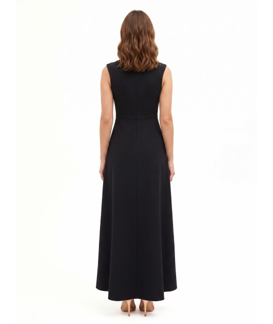 Robe longue en crêpe scuba avec empiècement central plissé en georgette et encolure en V de style Rinascimento