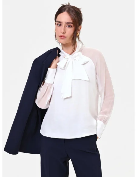 Studio Fluida Blouse in Silk-Blend Fabric with a ‘Rinascimento’ Bow