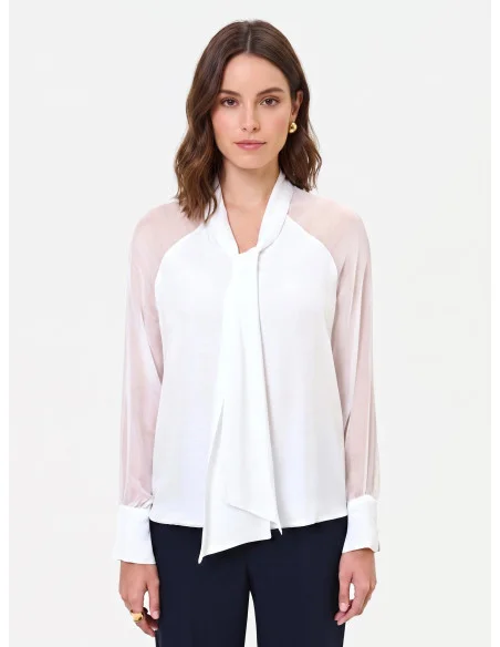 Studio Fluida Blouse in Silk-Blend Fabric with a ‘Rinascimento’ Bow