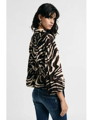 Animal-print shirt with a belt at the waist – Please