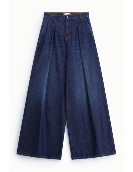 High-waisted, loose-fit jeans with darts – Please