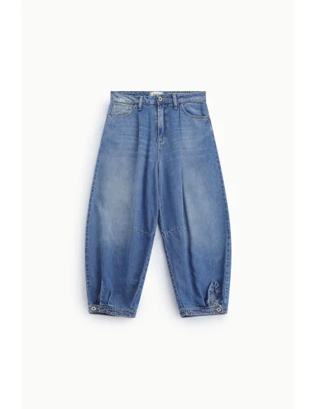 Balloon Jeans with Pleats and Adjustable Hem Please
