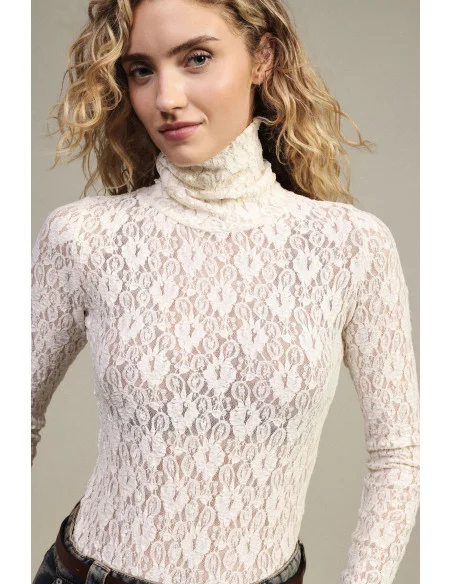 Long-Sleeved Lace Top With High Neck Dixie