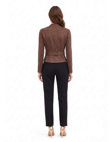 Veste blazer courte cintrée en simili-daim, avec ceinture rigide assortie et boucle à chaîne « Rinascimento »