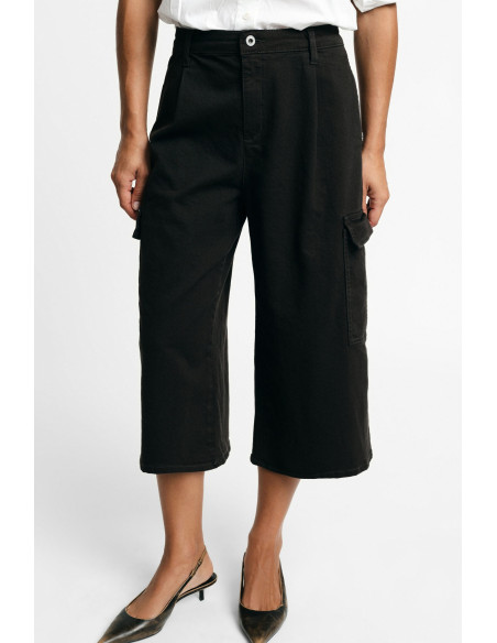 Bermuda Shorts with Cargo Pockets and Wide Legs, Please