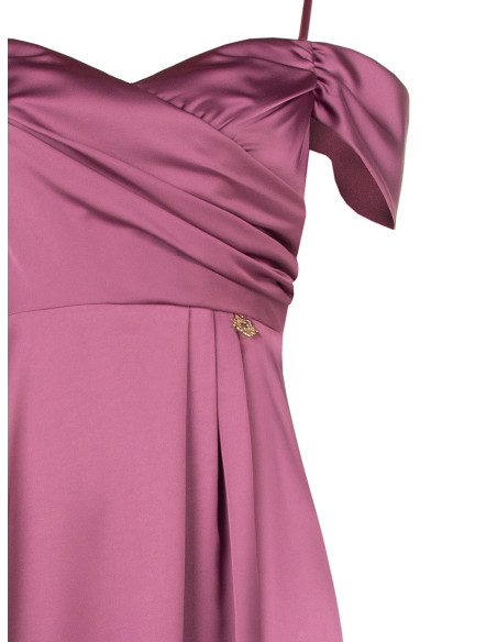 Long Structured Satin Dress with a Rinascimento-Style Sweetheart Neckline